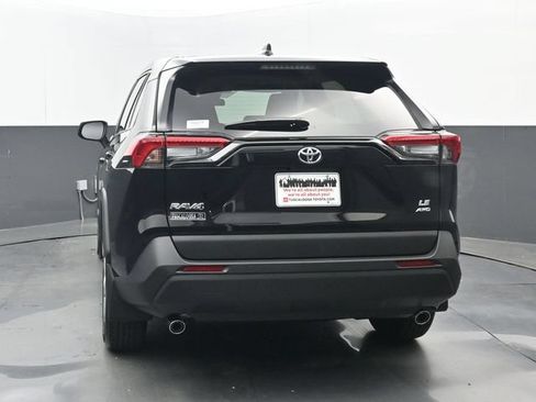 Used 2025 Toyota RAV4 LE AWD/4WD image 18