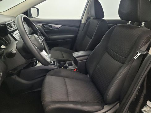 Used 2019 Nissan Rogue S image 17