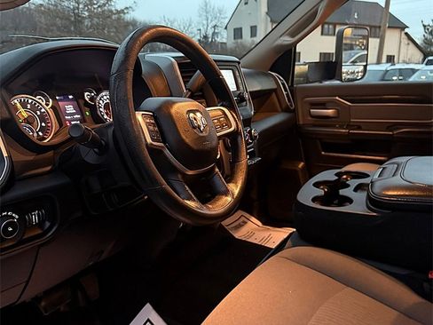 Used 2019 RAM 3500 Big Horn image 8