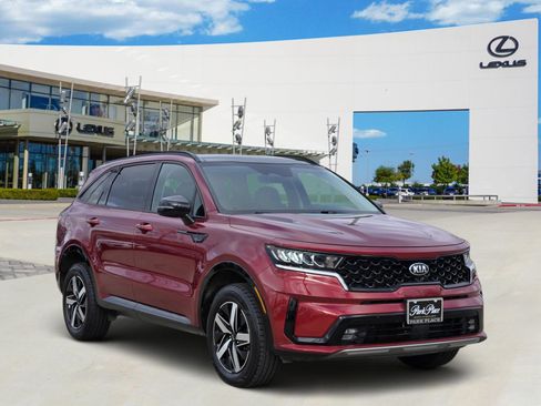 Used 2021 Kia Sorento EX w/ Panoramic Sunroof Package image 2