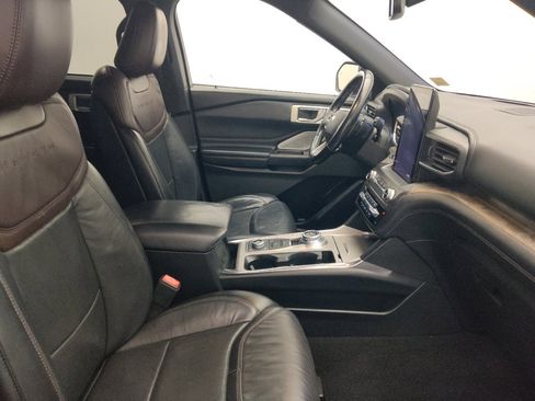 Used 2020 Ford Explorer Platinum w/ Premium Technology Package AWD/4WD image 21