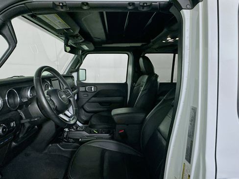 Used 2023 Jeep Wrangler Sahara w/ Cold Weather Group image 13