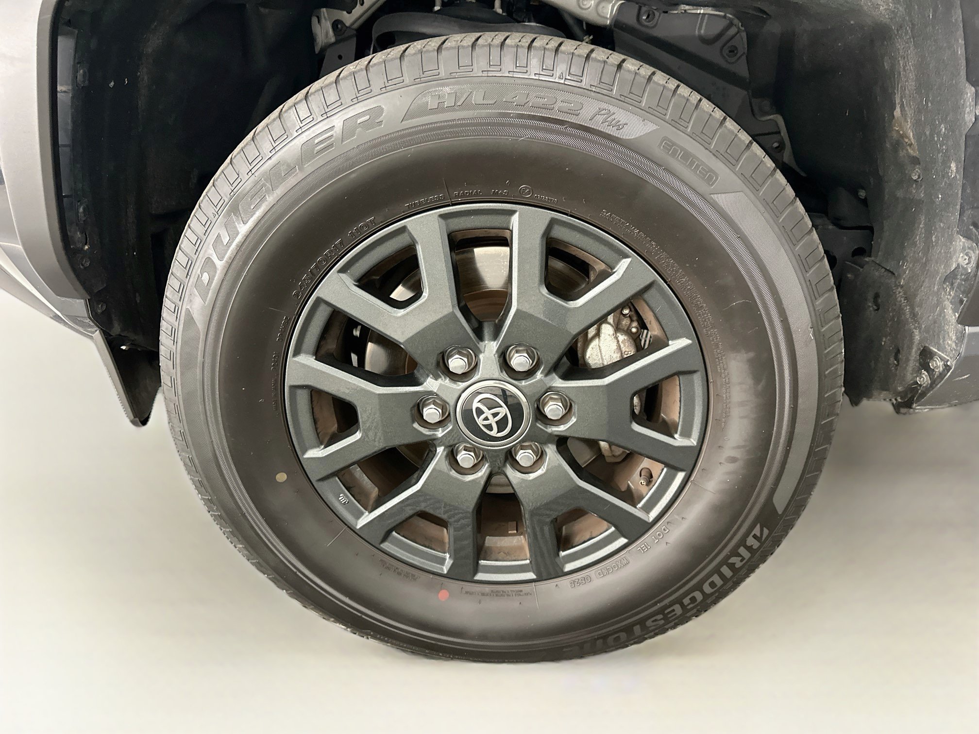 Used 2025 Toyota 4Runner SR5 AWD/4WD image 35