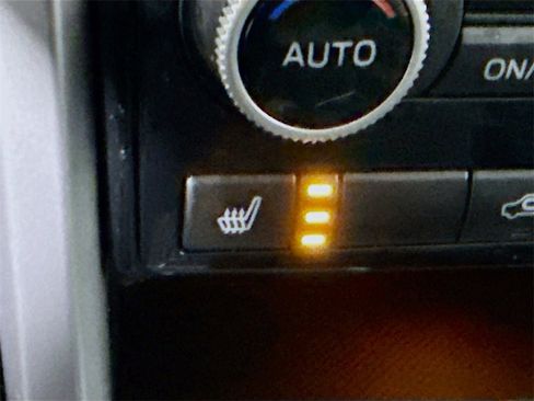 Used 2019 Subaru Ascent Premium image 10