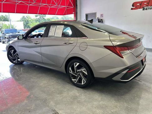 Used 2024 Hyundai Elantra Limited FWD image 6