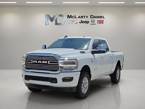 Used 2024 RAM 2500 Laramie w/ Safety Group AWD/4WD image 2