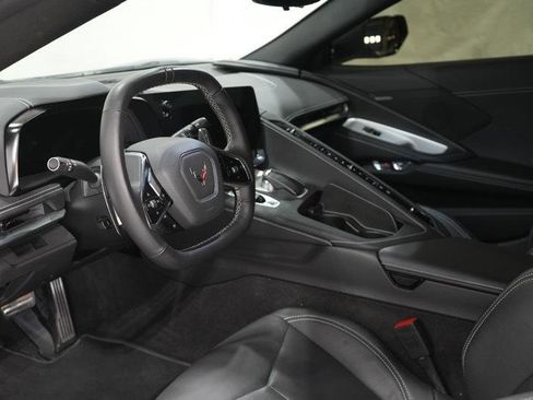 Used 2024 Chevrolet Corvette Stingray Coupe w/ Z51 Performance Package image 17