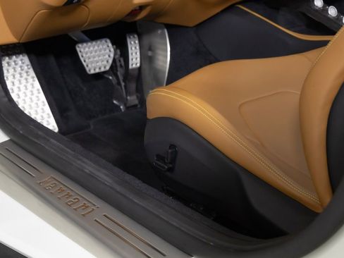 Used 2019 Ferrari Portofino image 28