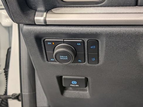 Used 2025 Ford Expedition Active AWD/4WD image 25