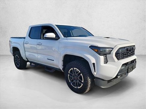 Used 2025 Toyota Tacoma TRD Sport AWD/4WD image 3