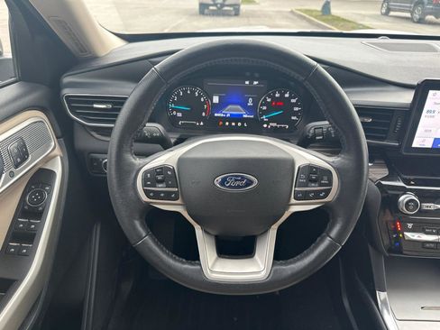 Used 2021 Ford Explorer Limited w/ Equipment Group 301A image 10