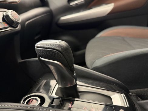 Used 2020 Nissan Kicks SR image 29