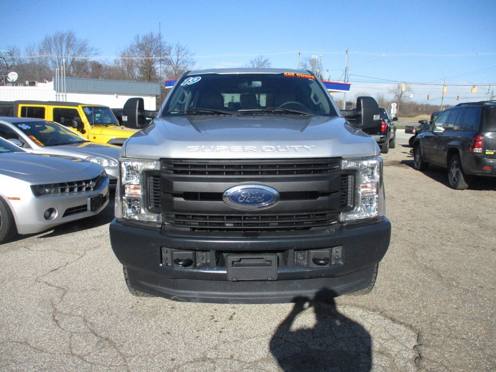 Used 2019 Ford F250 XL w/ Power Equipment Group AWD/4WD image 3