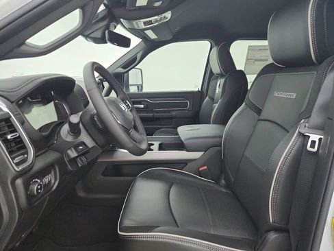 New 2026 RAM 2500 Laramie AWD/4WD image 10