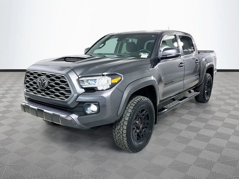 Used 2022 Toyota Tacoma TRD Sport w/ Technology Package AWD/4WD image 3
