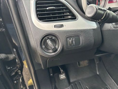 Used 2012 Dodge Journey SXT w/ Flexible Seating Group image 12