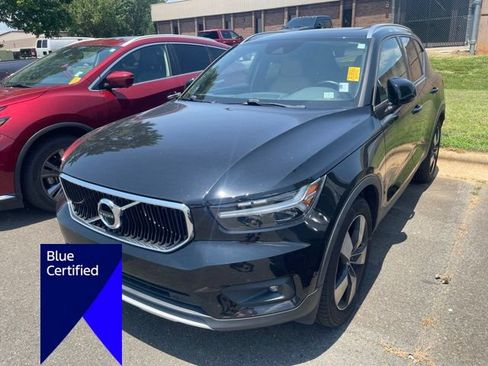 Used 2019 Volvo XC40 T4 Momentum FWD image 1