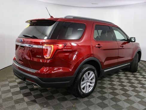Used 2018 Ford Explorer XLT w/ Equipment Group 201A image 13