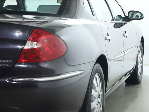 Used 2007 Buick LaCrosse CXL w/ Chromed Appearance Package image 10