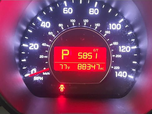 Used 2018 Kia Soul + FWD image 22