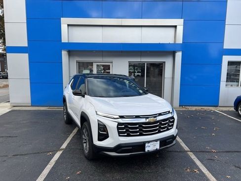 New 2026 Chevrolet Equinox LT w/ Convenience Package II image 3