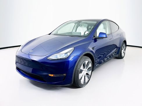 Used 2023 Tesla Model Y Long Range image 3