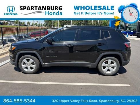 Used 2019 Jeep Compass Latitude FWD image 3
