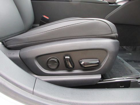 Used 2025 Lexus ES 350 w/ Premium Package image 25