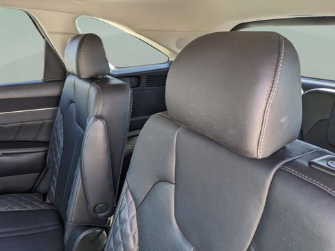 Used 2023 Kia Sorento SX image 17