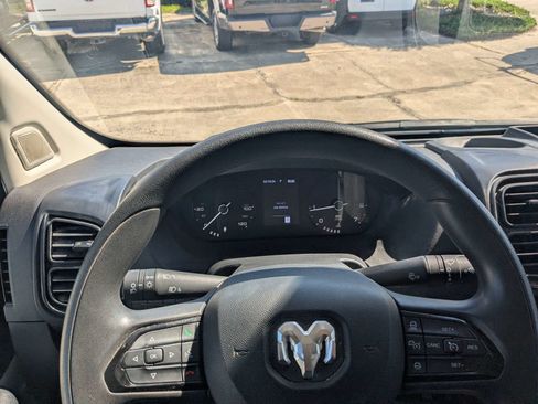 Used 2024 RAM ProMaster 2500 w/ Convenience Group FWD image 25