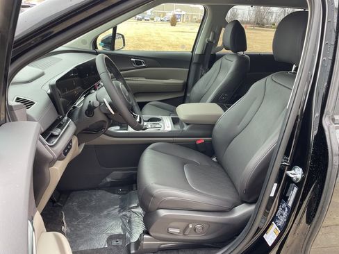 New 2026 Kia Carnival EX image 8