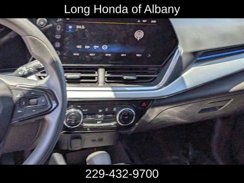 Used 2024 Chevrolet Trax LT FWD image 19