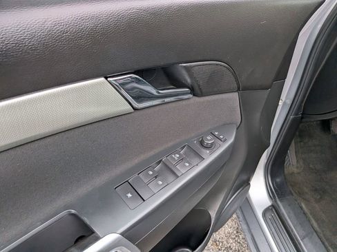 Used 2012 Chevrolet Captiva Sport LS FWD image 11