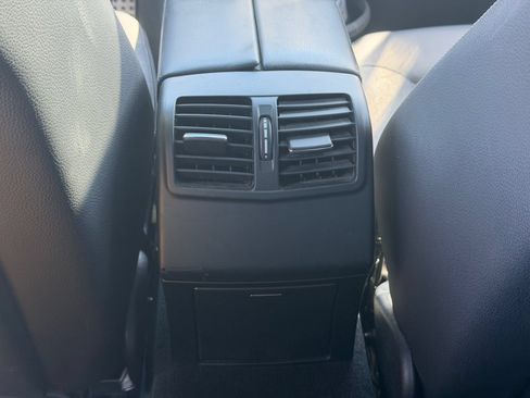Used 2016 Mercedes-Benz E 350 Sedan image 15