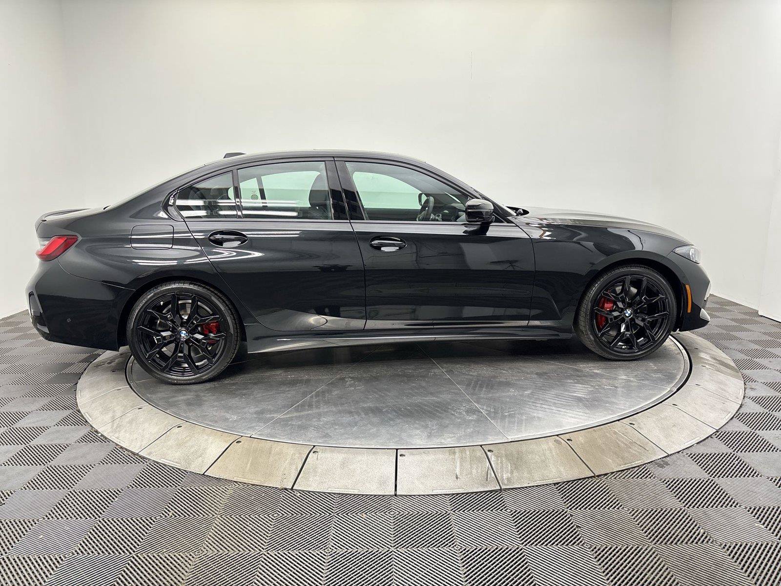 Used 2026 BMW 330i Sedan w/ M Sport Package RWD image 17