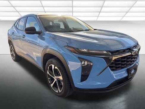 Used 2024 Chevrolet Trax RS image 1