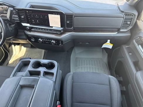 Used 2022 GMC Sierra 1500 SLE w/ X31 Off-Road Package AWD/4WD image 9