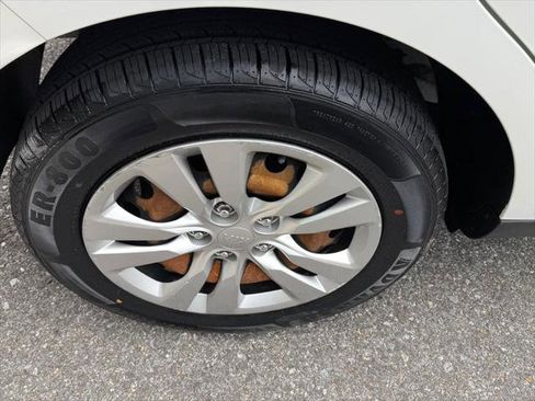 Used 2020 Kia Soul LX FWD image 12