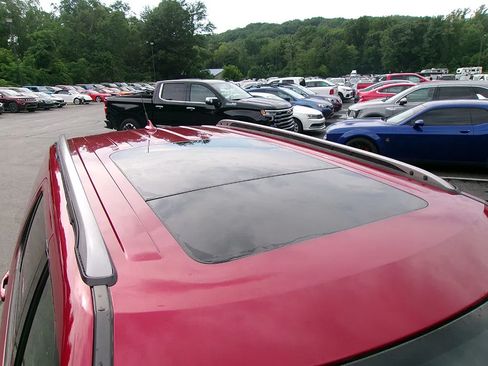 Used 2019 Ford Explorer XLT w/ Equipment Group 202A AWD/4WD image 10