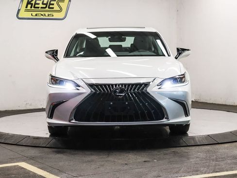 Used 2025 Lexus ES 350 w/ Premium Package FWD image 6
