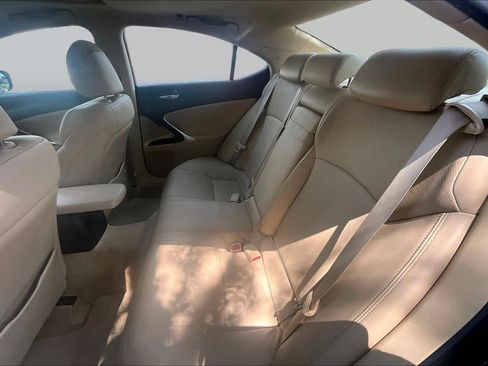 Used 2007 Lexus IS 250 w/ Premium Pkg RWD image 20