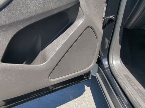 Used 2019 Chevrolet Equinox LS FWD image 27