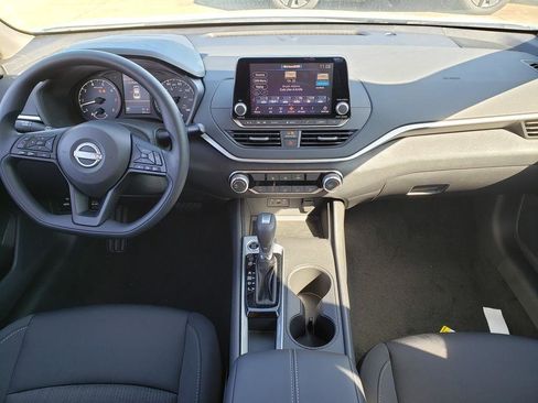 Used 2025 Nissan Altima 2.5 S image 8