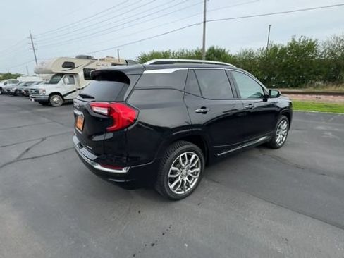 Used 2022 GMC Terrain Denali w/ LPO, Floor Liner Package AWD/4WD image 8