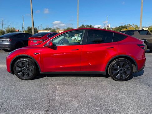 Used 2025 Tesla Model Y Long Range image 8