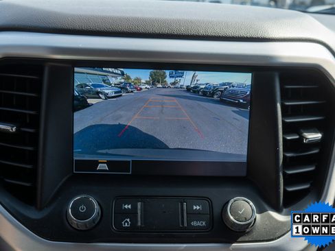 Used 2023 GMC Acadia SLT image 17