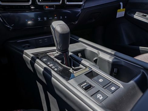 New 2026 Nissan Sentra SR FWD image 29