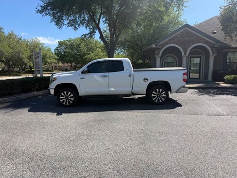 Used 2018 Toyota Tundra SR5 w/ SR5 Upgrade Package image 11