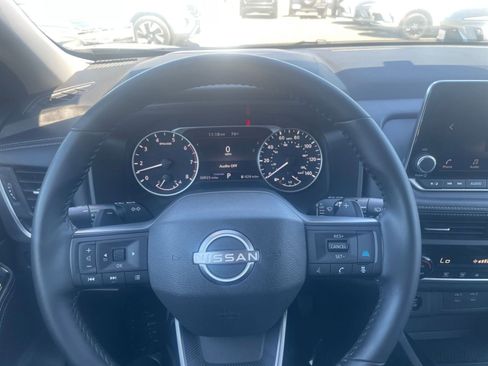 Used 2025 Nissan Rogue SV image 36