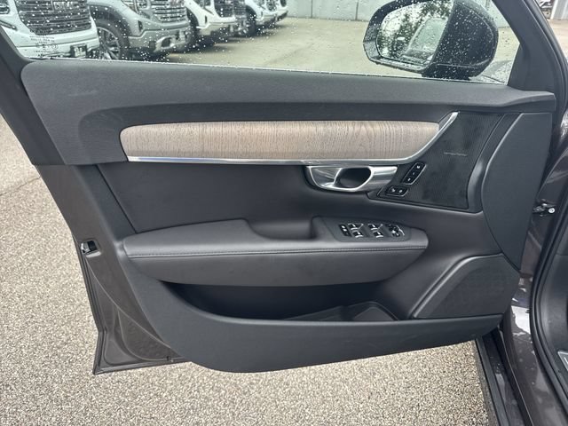 Used 2025 Volvo S90 B6 Plus AWD/4WD image 23